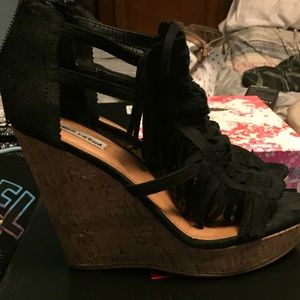 Black Wedges